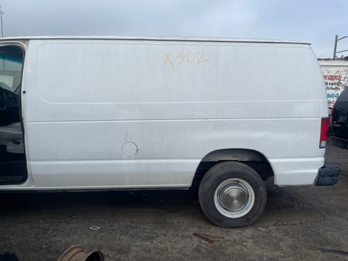 2000 Ford E-250