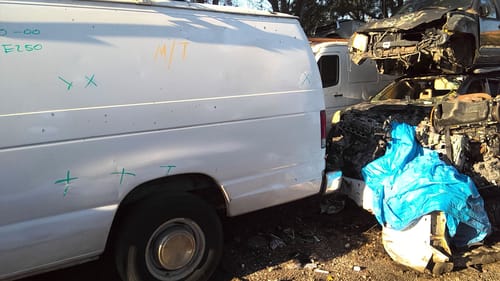 2000 Ford E-250