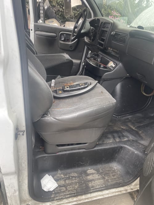 2002 GMC Expr35