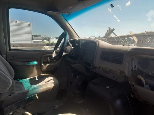 2001 GMC Expr35