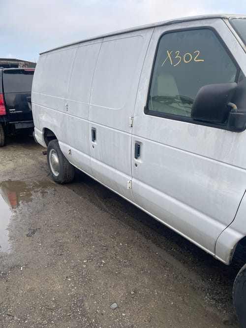 2000 Ford E-250