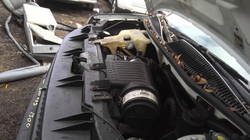 2003 GMC Expr15