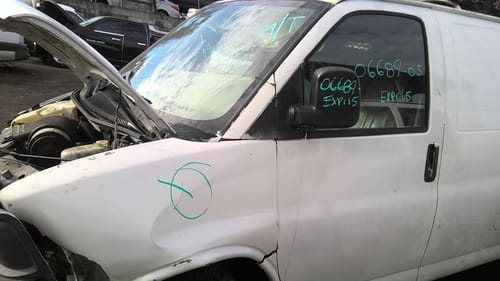 2005 GMC Expr15