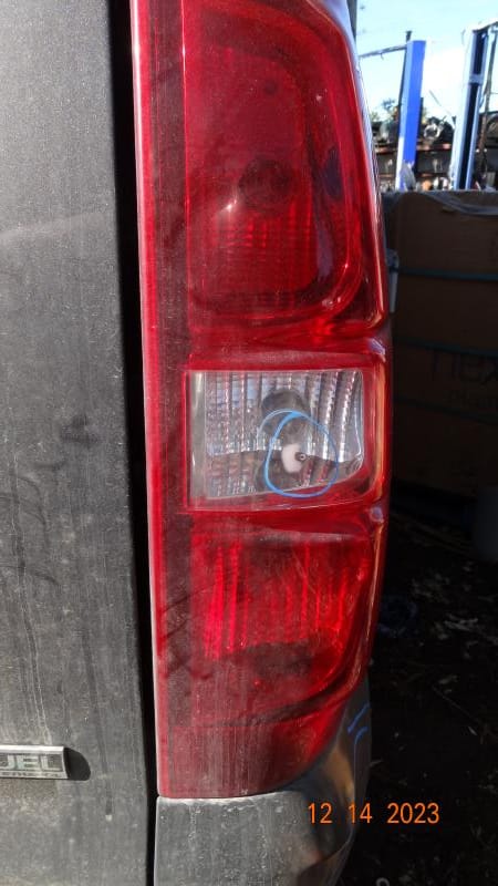 2010 GMC Aval15