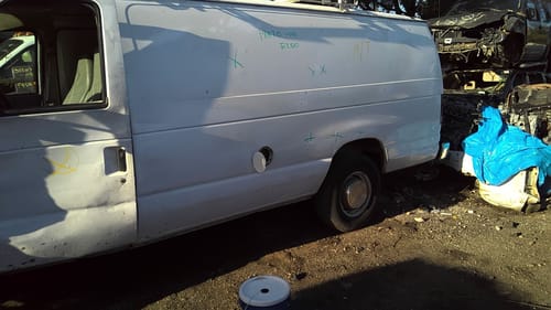 2000 Ford E-250