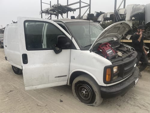 2002 GMC Expr35