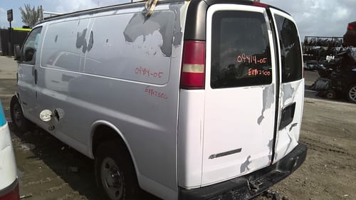 2005 GMC Expr25