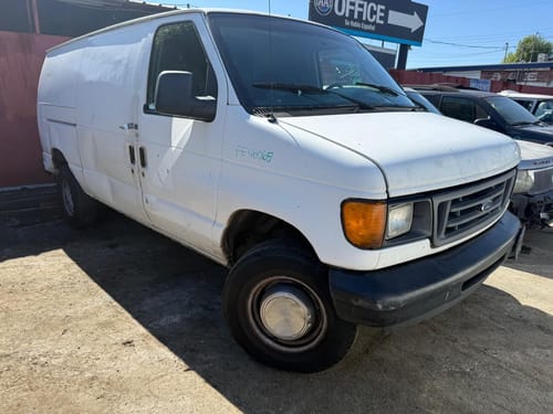 2005 Ford E-350