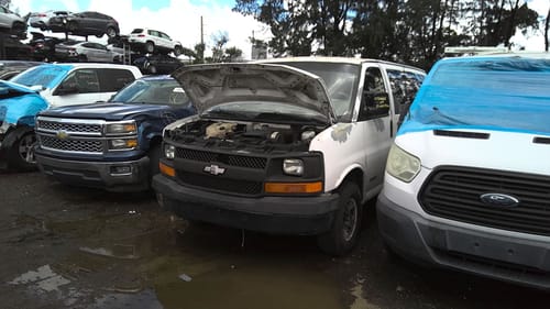 2004 GMC Expr25