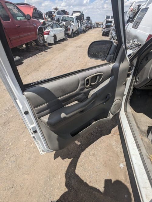 2003 GMC S10s15