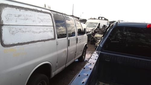 2004 GMC Expr25
