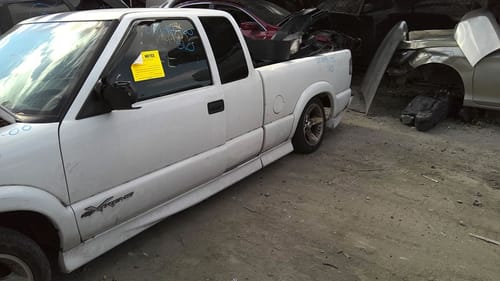 2000 GMC S10s15