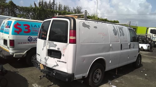 2005 GMC Expr25