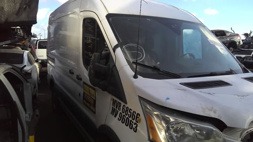 2015 Ford Tra250