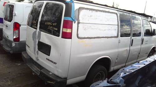 2004 GMC Expr25