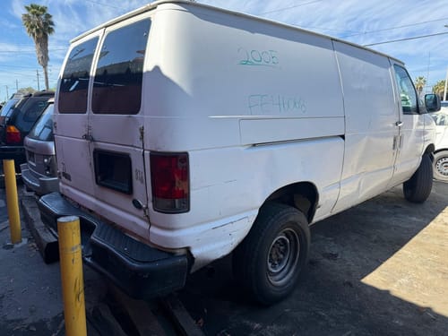 2005 Ford E-350
