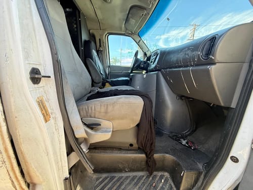 2005 Ford E-350