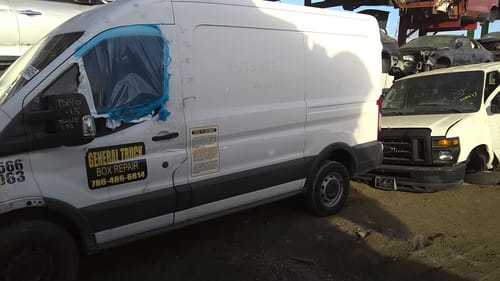 2015 Ford Tra250