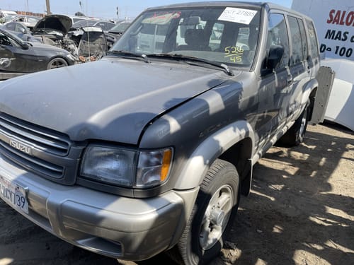 2000 Isuzu Trooper