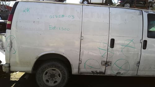 2003 GMC Expr25