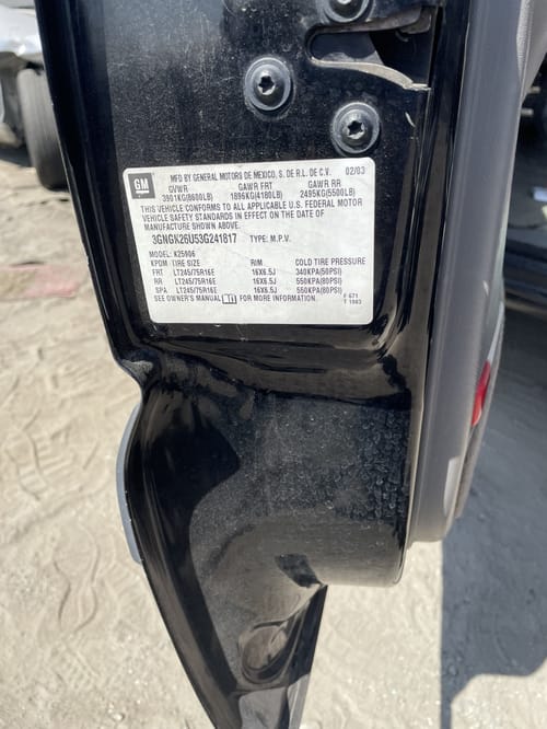 2003 GMC Sub250