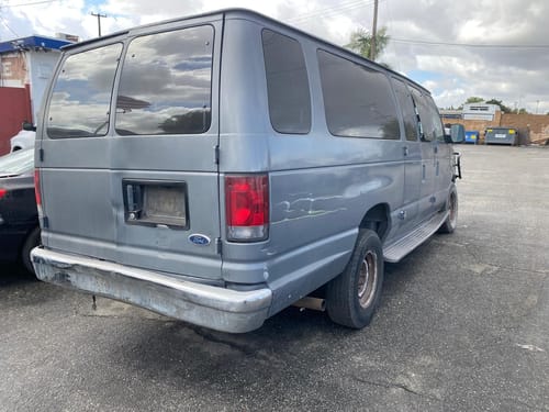 2003 Ford E-350
