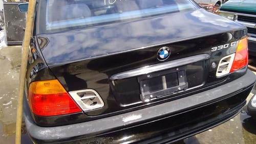 2003 BMW 330i