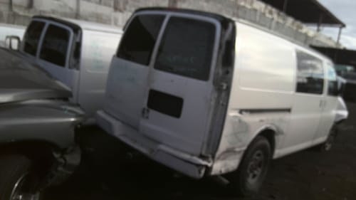 2005 GMC Expr15