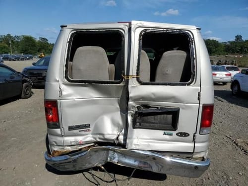 2010 Ford E-350