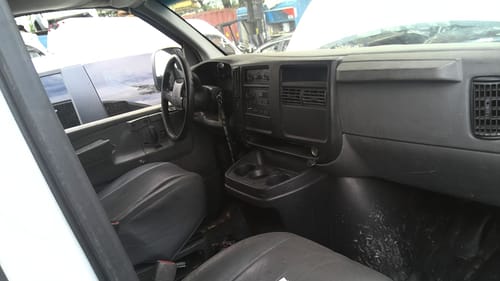 2003 GMC Expr15