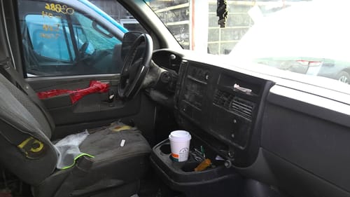 2004 GMC Expr25