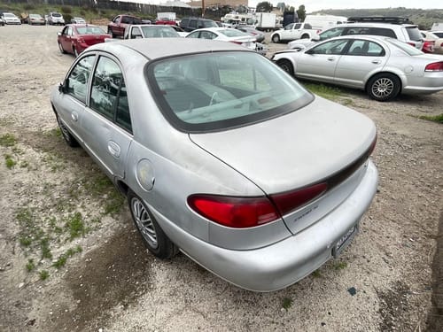 2000 Ford Escort