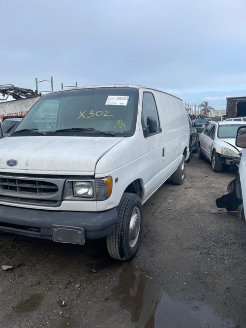 2000 Ford E-250