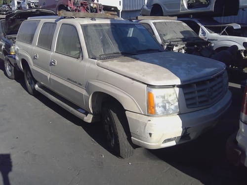 2005 Cadillac Escesv