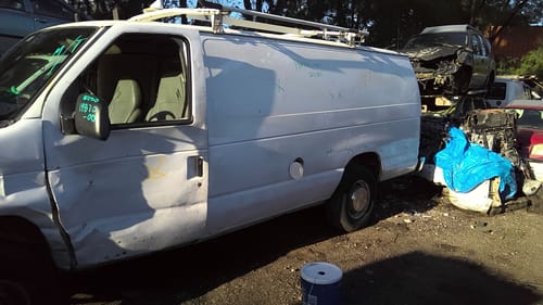 2000 Ford E-250