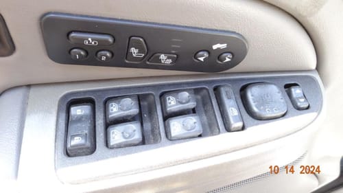 2005 GMC Aval15