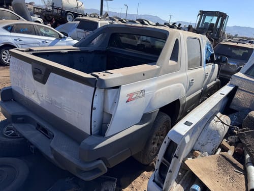 2002 GMC Aval15