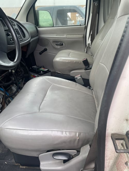 2000 Ford E-250