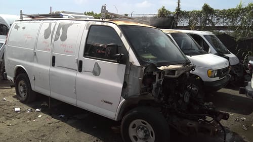 2005 GMC Expr25