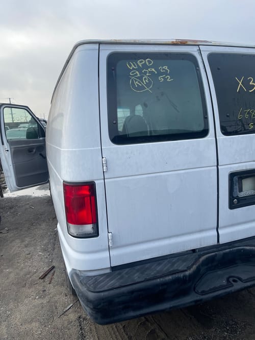 2000 Ford E-250