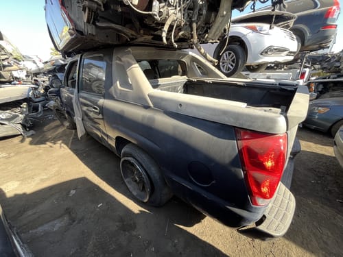 2005 GMC Aval15