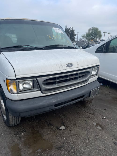 2000 Ford E-250