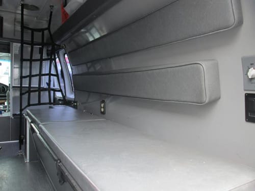 2003 Ford E-350