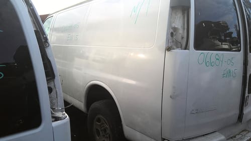 2005 GMC Expr15