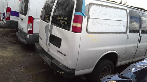 2004 GMC Expr25