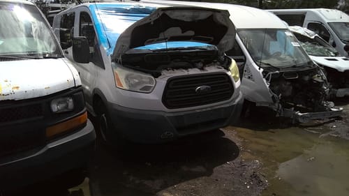 2015 Ford Tra250