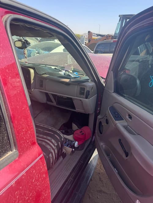 2004 GMC Sub150