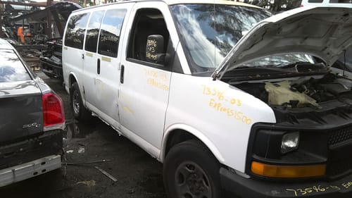 2003 GMC Expr15