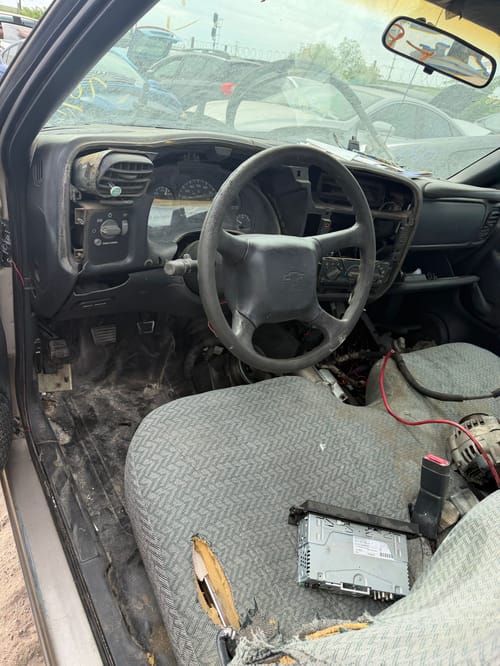 1999 GMC S10s15