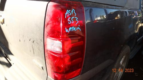 2010 GMC Aval15